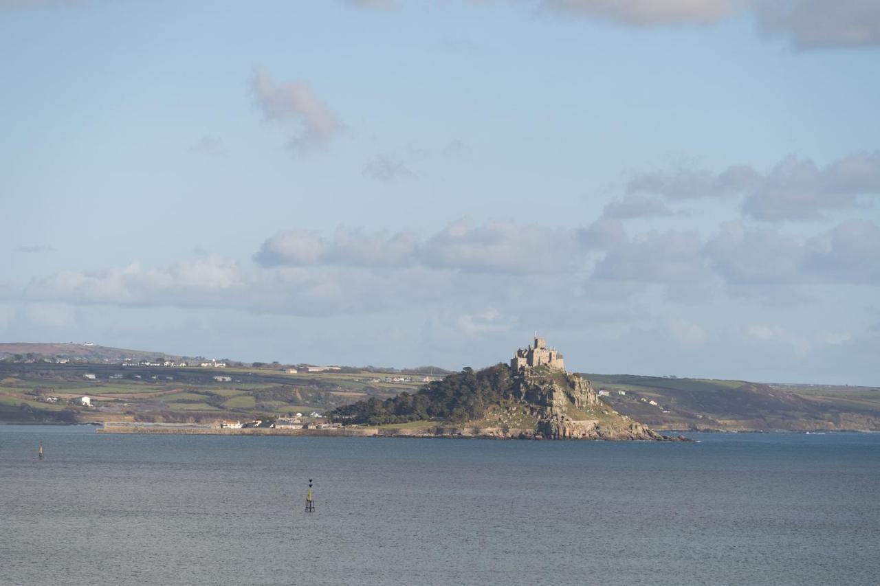 Stunning Views Over Mounts Bay With Balcony 펜젠스 외부 사진