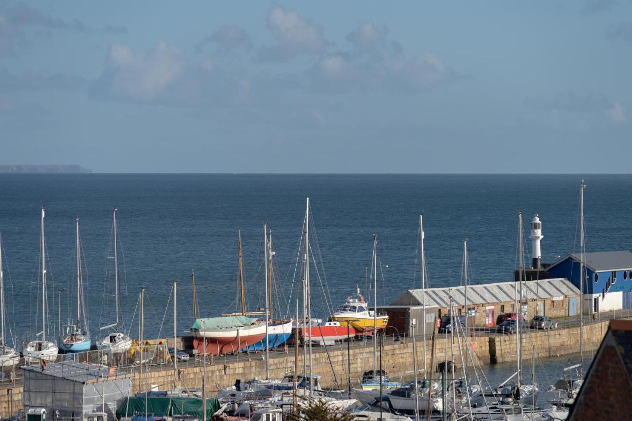 Stunning Views Over Mounts Bay With Balcony 펜젠스 외부 사진