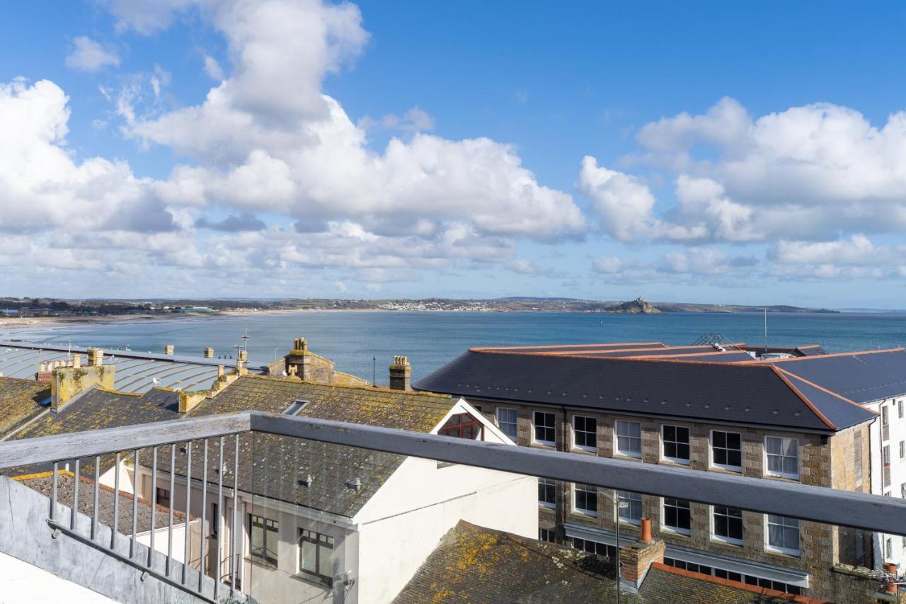 Stunning Views Over Mounts Bay With Balcony 펜젠스 외부 사진